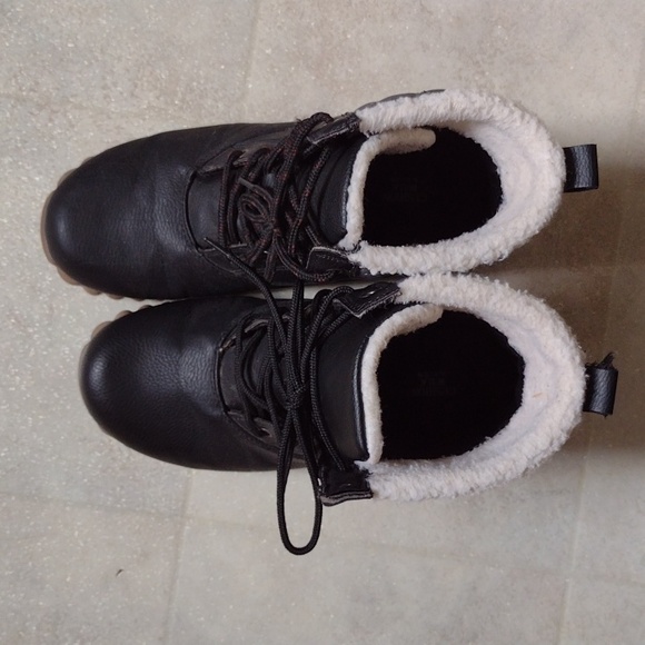 Boots - Picture 5 of 8